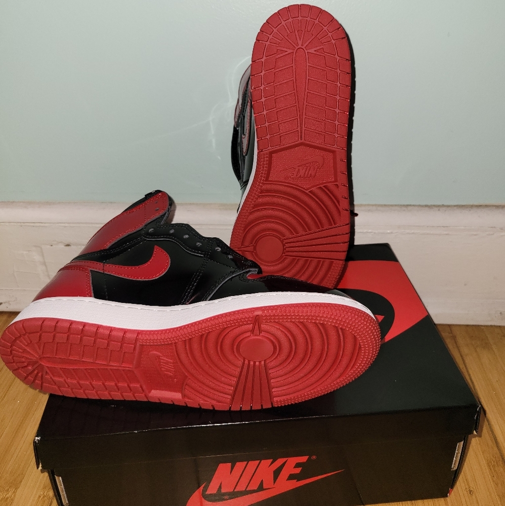 Jordan 1 Patent Bred - Picture 3 of 6